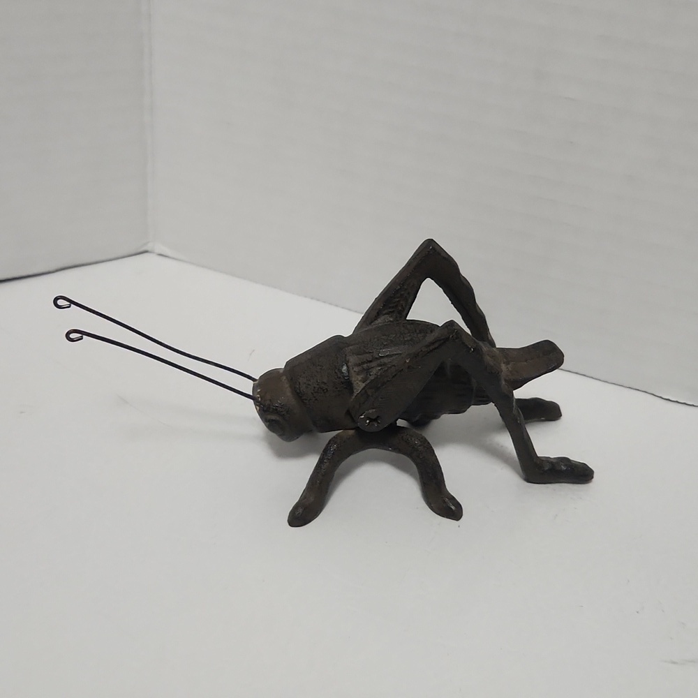 🦗 Vintage Cast Iron Grasshopper with Screw Limbs and Antenna 4" Base 11 Oz